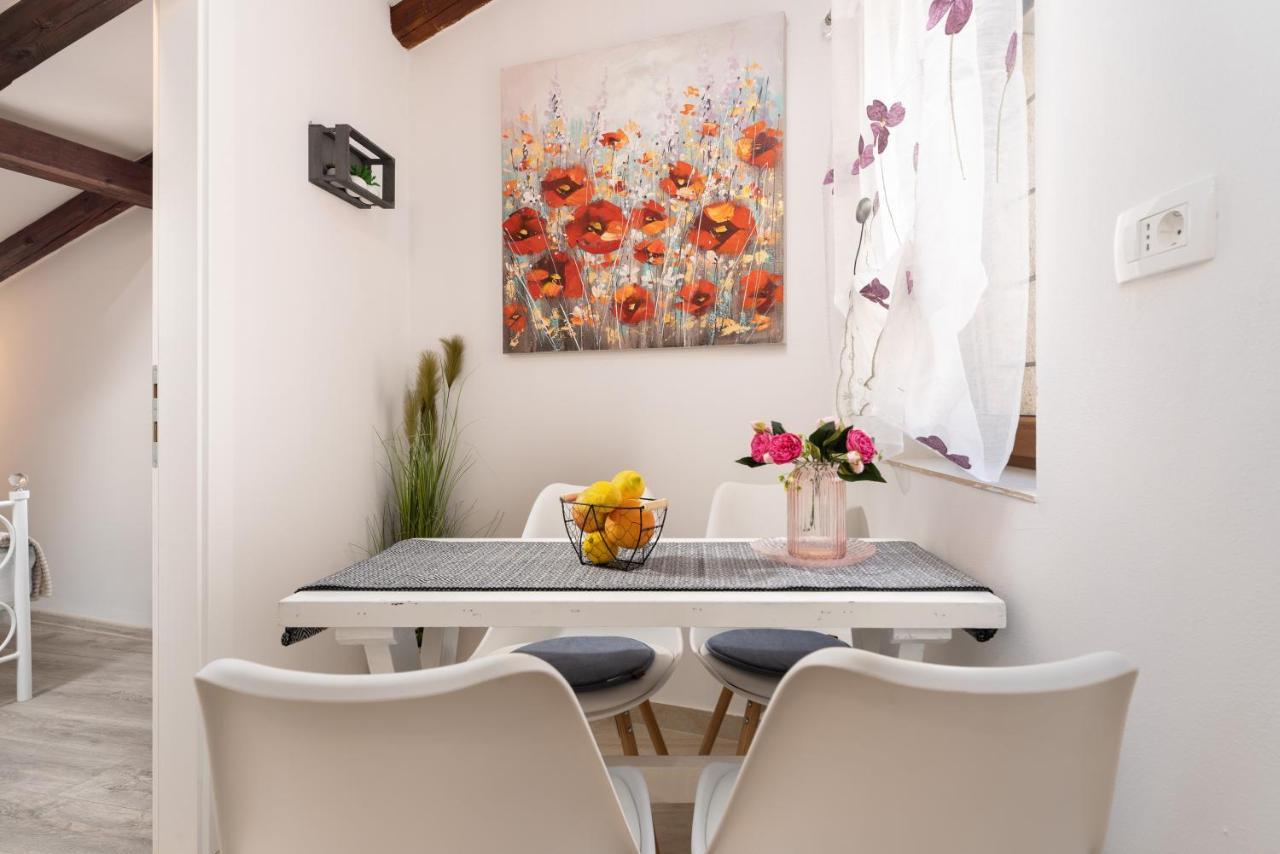 Relax In 2 Bedroom App In Old Town W/Ac And Wifi Rovinj Exterior foto